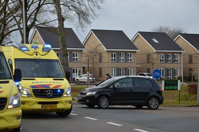 Auto en motor met elkaar in botsing in Vorden: twee gewonden