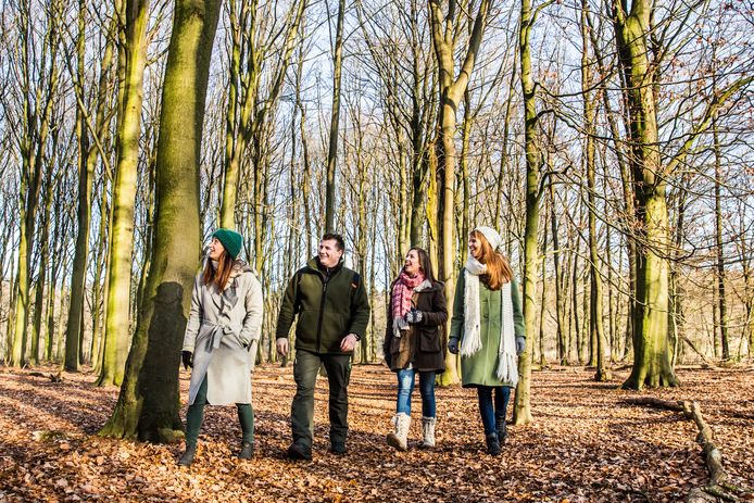 Opwarmen in de tipi | Reizen | AD.nl Winterkamperen: opwarmen in de tipi Dagblad van het Noorden