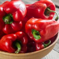 Dit is de makkelijkste manier om reepjes paprika te snijden