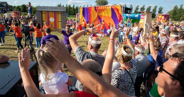 Nieuwaal aan kop bij Zomer in Gelderland; muziekkiosk stapje dichterbij - BD.nl