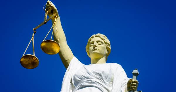 No, lekker dan! Zetten ze de boel in eigen woonplaats en omgeving niet op stelten, gaan ze hier hun raktijken voortzetten!