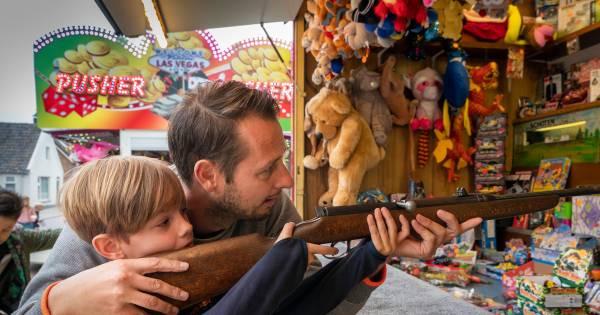 Bezoekers kermis niet bang voor corona: 'Wij laten ons pleziertje niet vergallen' - BD.nl