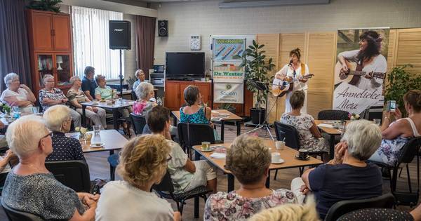 Ouderen geven tips tegen hitte: 'Maak het jezelf vooral makkelijk'