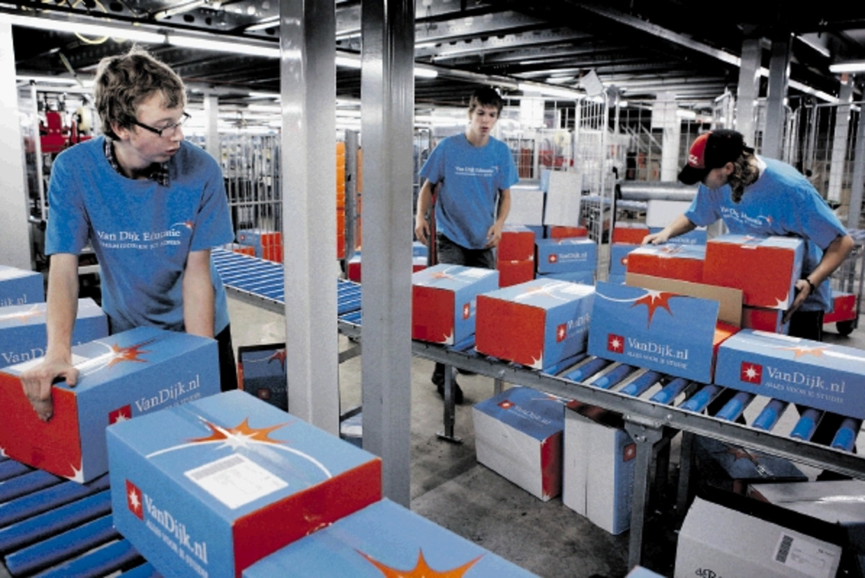 Met Z N Vierduizenden Boeken Pakken Trouw
