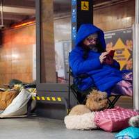 Meerdere gewonden na Russische aanvallen op Charkiv en Kiev