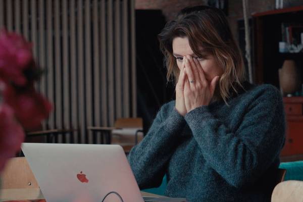 Help, mijn borsten staan online