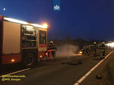 Veel vertraging op A58 bij Ulvenhout door een ongeluk en autobrand