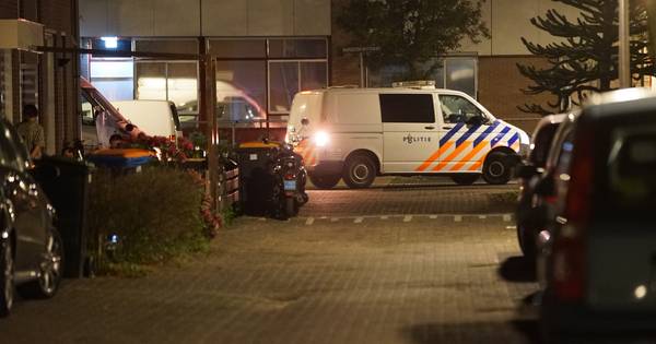 Politie grijpt in bij drie coronafeesten in Deventer.
