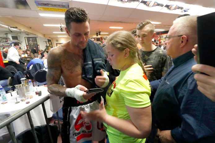 Nieky Holzken krijgt zijn gedroomde kans op revanche tegen ...