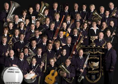 Amicitia Geesteren viert feest met jubilarissen