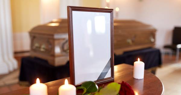 Begrafenis In Tijden Van Corona Geen Kaarten Geen Klokken