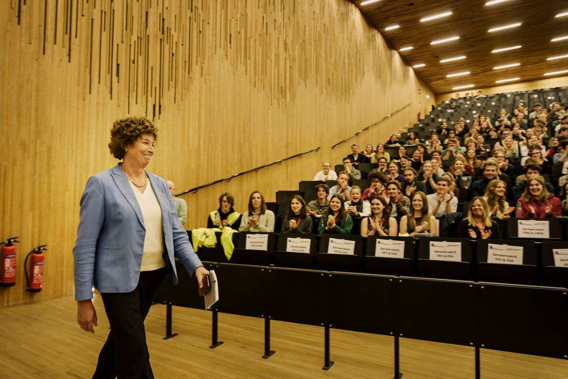 Over AI-citaten van Petra De Sutter: ‘De reactie van haar en de universiteit vind ik problematischer dan de foute citaten zelf’