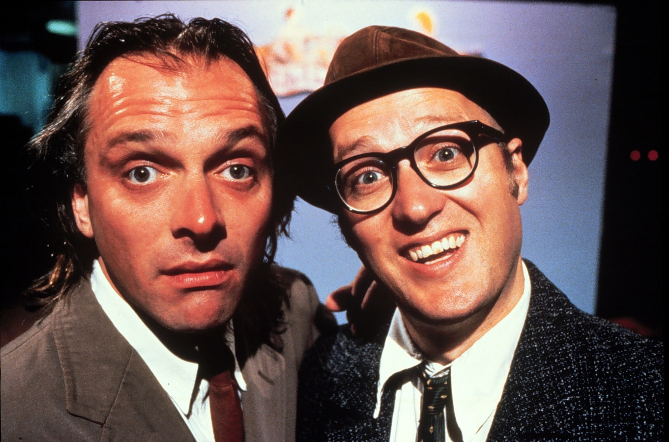 Acteur Rik Mayall (56) uit The Young Ones en Bottom dood | Foto | AD.nl