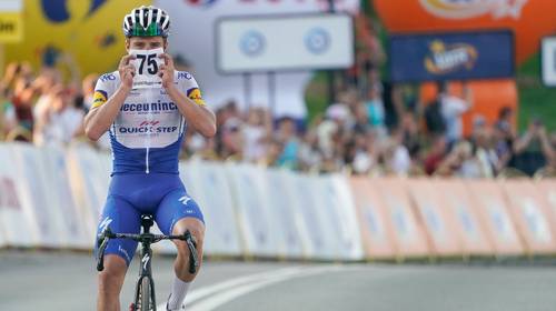 Waarom de solo het handelsmerk van Remco Evenepoel is