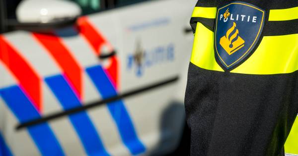 Gewonden bij steekpartij in Tilburg: man en vrouw afgevoerd in ambulance.