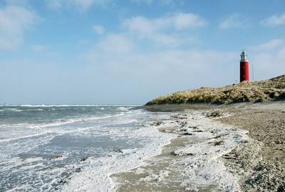 Drenkeling op Texel overleden na redden zoontje (10) uit water