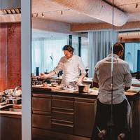 ‘Er hebben nooit meer dan drie Belgische restaurants bij de 100 beste gestaan’: onze culinair journalist over het succes van Nick Bril en co.