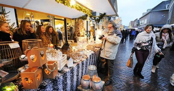 Kerstmarkt Delden: drukke middag, verregende avond