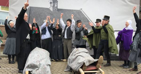 Overdracht Kleefse enclaves Lobith en Spijk feestelijk herdacht - De Gelderlander