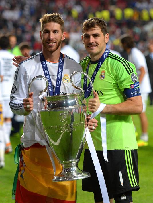 Sergio Ramos en Iker Casillas met de Champions League in 2014.
