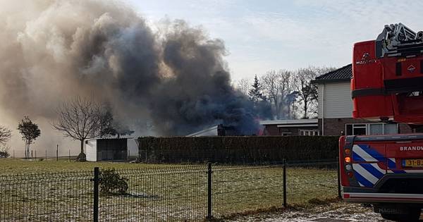 Uitslaande brand in schuur in Bornerbroek | Almelo - Tubantia