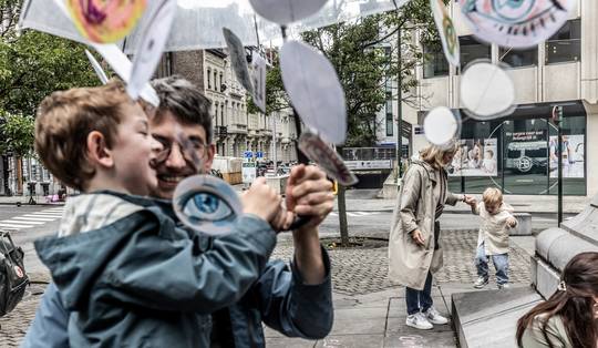 Ouders van kinderen met beperking komen met actieplan om wachtlijst in onderwijs weg te werken: ‘In één school staan we op plek 175 van de wachtlijst’