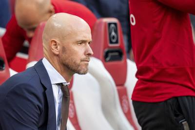 Ten Hag verdedigt wissels: 'Dit was een beetje noodzakelijk'