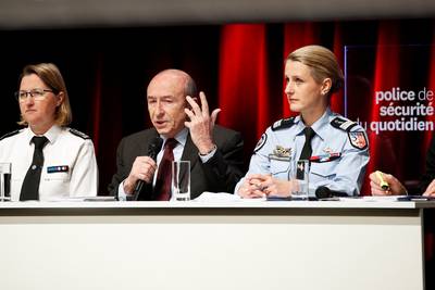 Frankrijk versterkt politie met 10.000 agenten voor probleemwijken