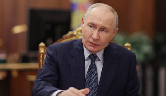 ‘Poetin overweegt verdere escalatie oorlog’ in Oekraïne bij gebrek aan vooruitgang in gesprekken • ‘Bij Leipzig gevonden bomdrone lijkt Russisch’