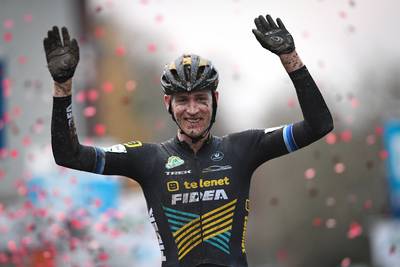 Aerts wint Druivencross, Brand sterkste bij vrouwen