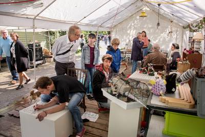 Emmaus Langeweg sluit voorlopig de deuren, maar opent webshop