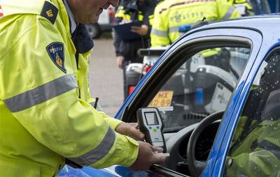 Omstanders stoppen zwaar beschonken Duitse brokkenpilote in Zevenaar