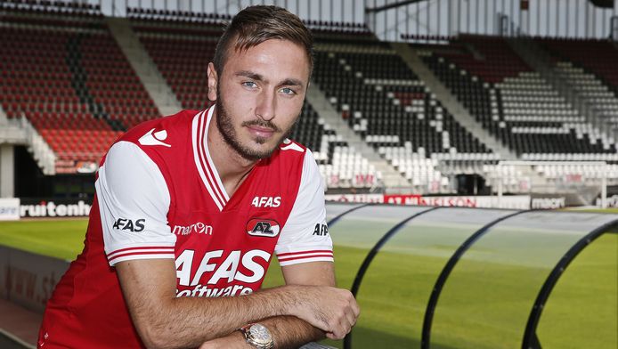 Az Neemt Zweed Tankovic Over Van Fulham Nederlands Voetbal Ed Nl
