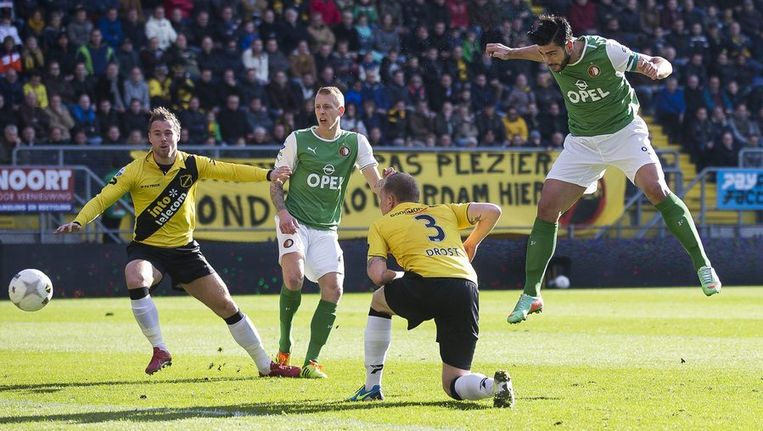 Feyenoord ziet titel steeds verder uit zicht verdwijnen ...