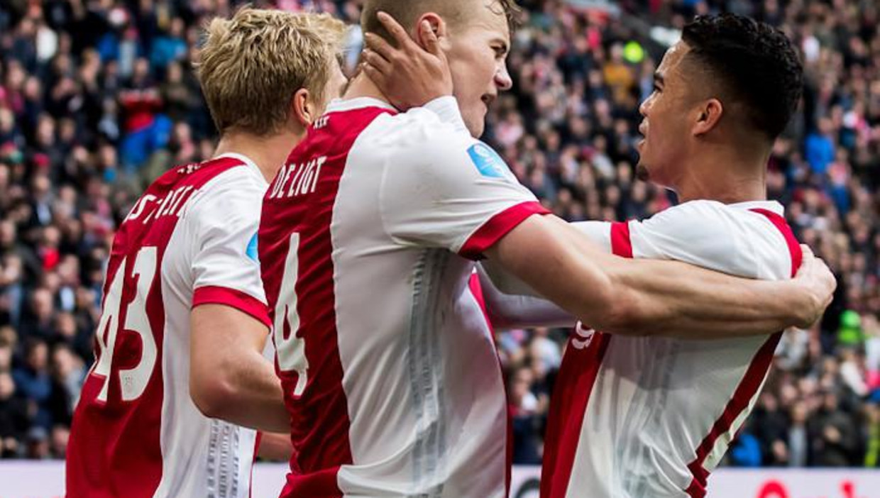 Keihard Spel Rond Toptalenten Kluivert En De Ligt Het Parool