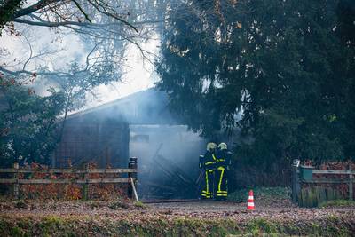 Asbest vrijgekomen bij uitgebrande garage in Diessen, naastgelegen woning behouden