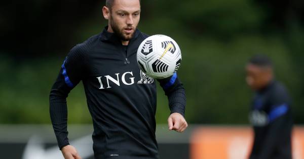 De Vrij Haakt Geblesseerd Af Bij Oranje Ook Dumfries Niet Tegen Polen Nederlands Voetbal Ad Nl