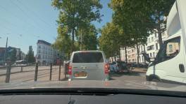 Leander en Ellen ontdekken de afstand tussen hun woningen