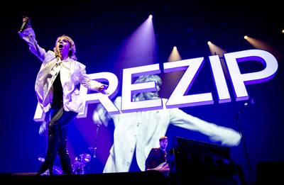 Krezip verrast fans live met eerste album in twaalf jaar