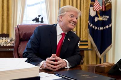 Nee, Trump kijkt niet de hele dag naar een gorillazender