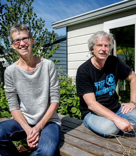 Wonen in een chaletje van 25.000 euro: ‘We hebben hier een vakantiegevoel’