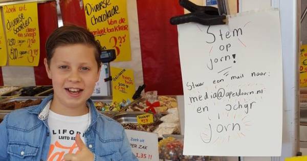 Overval op basisschool in Apeldoorn: Jorn (10) is na barrage de nieuwe kinderburgemeester.