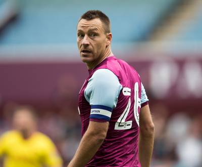 Aston Villa stopt tijdelijk verkoop Terry-shirts: de letter 'R' is op