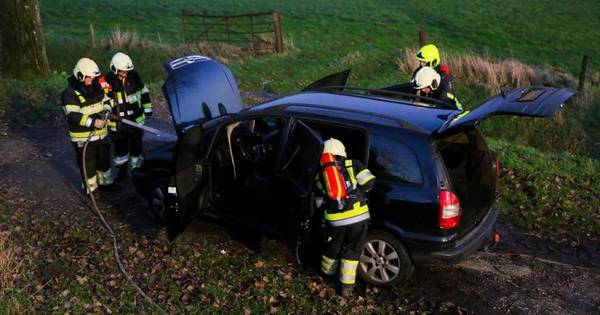 Uitgebrande auto gevonden in Ewijk