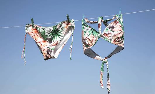 Zonde: door déze fouten gaat je bikini of badpak minder lang mee 