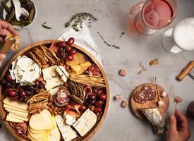 Feestje? Deze heerlijke budget borrelplank kost je 40% minder