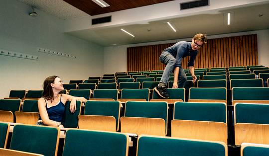 ‘Hij was mijn motivatie om naar de les te komen’: hoe studenten Halldor Hogerhuis en Romy Trouvé onafscheidelijk werden in de aula