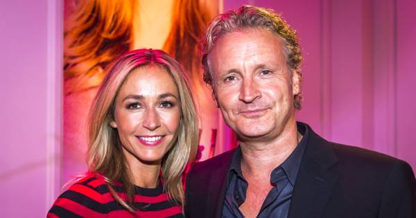Jarige Wendy krijgt ondanks relatiedip toch rozen van echtgenoot - AD.nl