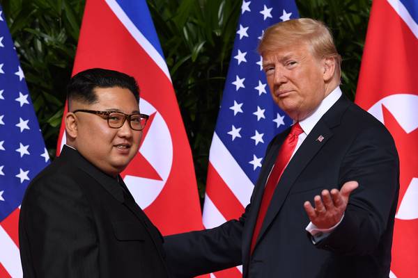 De Historische Handdruk in Singapore (12 juni 2018)