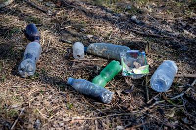 Oevers Waal en Maas liggen vol met plastic: ‘Een enorme hoeveelheid’